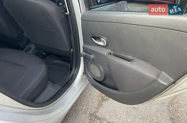Хэтчбек Renault Clio 2007 в 