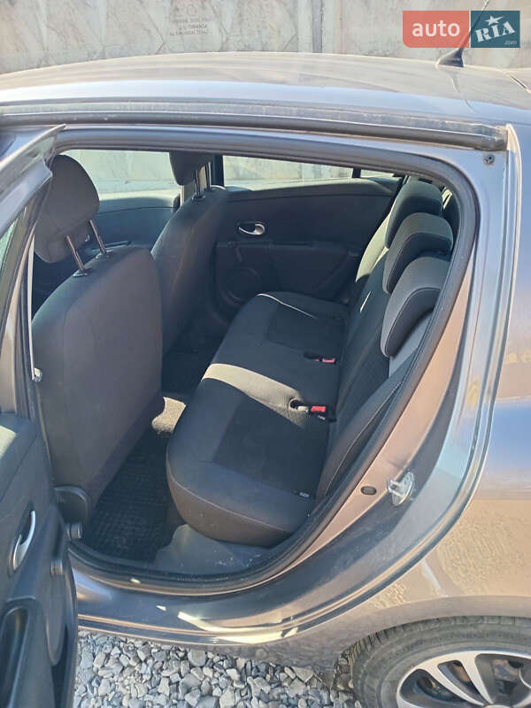 Хетчбек Renault Clio 2010 в Івано-Франківську