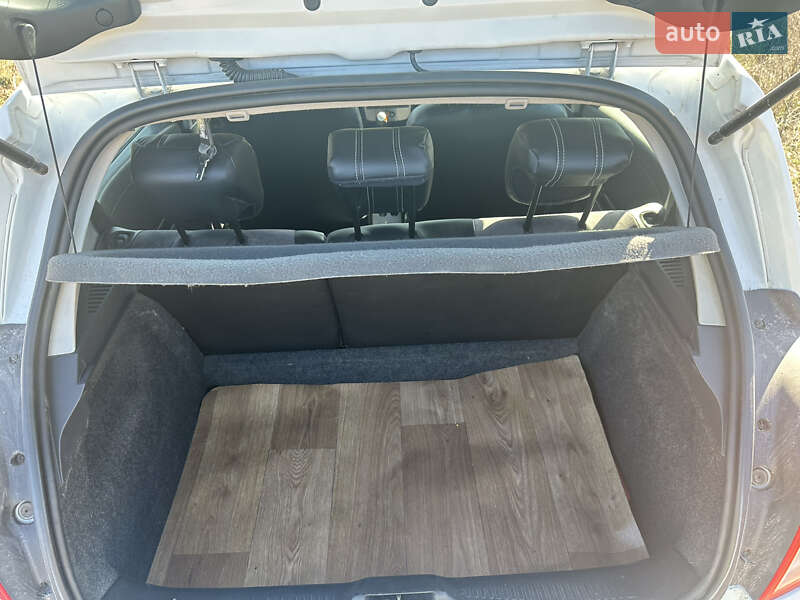Хэтчбек Renault Clio 2012 в Овруче