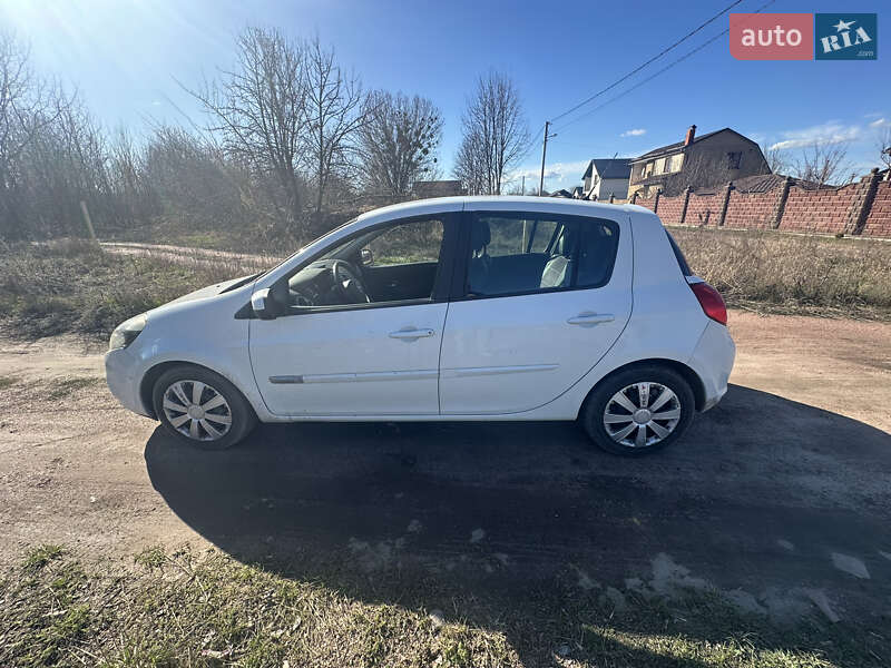Хэтчбек Renault Clio 2012 в Овруче