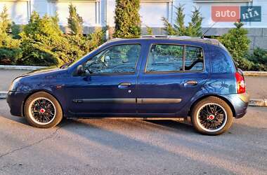 Хэтчбек Renault Clio 2003 в 