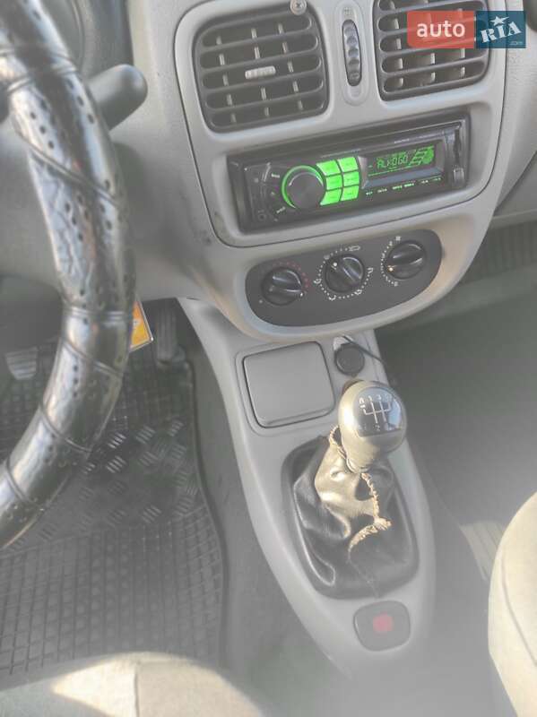 Седан Renault Clio 2005 в Прилуках фото 13 Седан Renault Clio 2005 в Прилуках