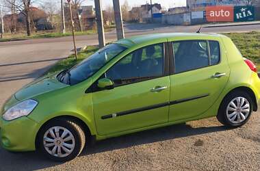 Хэтчбек Renault Clio 2009 в 