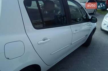 Хетчбек Renault Clio 2012 в 