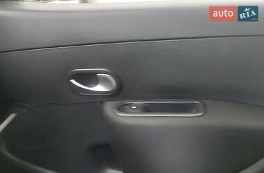 Хетчбек Renault Clio 2012 в 