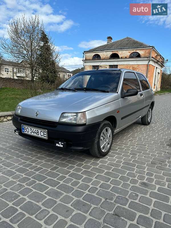 Хэтчбек Renault Clio 1991 в 