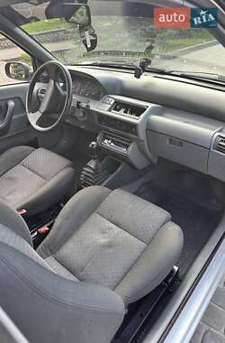 Хэтчбек Renault Clio 1991 в 