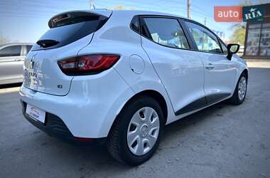 Хетчбек Renault Clio 2015 в 