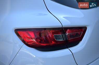 Хетчбек Renault Clio 2015 в 