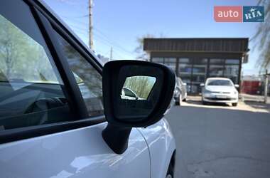 Хетчбек Renault Clio 2015 в 