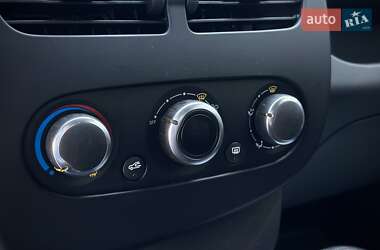 Хетчбек Renault Clio 2015 в 