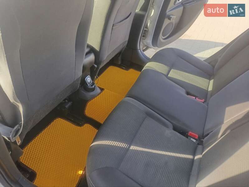 Универсал Renault Clio 2011 в Троянове фото 28 Универсал Renault Clio 2011 в Троянове