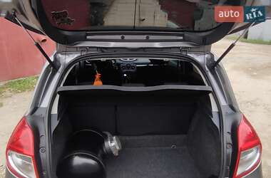 Хэтчбек Renault Clio 2012 в 