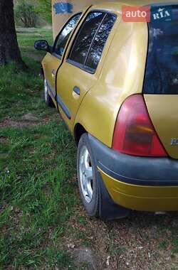 Хэтчбек Renault Clio 1999 в 