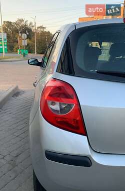 Хэтчбек Renault Clio 2007 в 