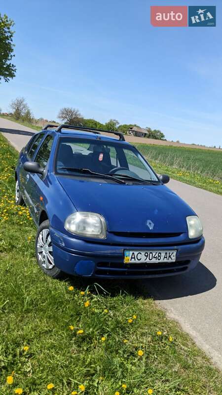 Хэтчбек Renault Clio 2001 в Демидовке