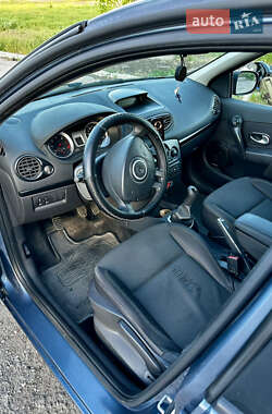 Хетчбек Renault Clio 2010 в 
