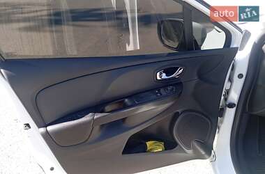 Хетчбек Renault Clio 2014 в 