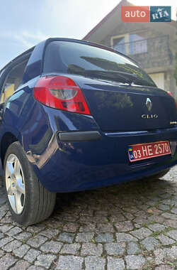 Хэтчбек Renault Clio 2007 в 