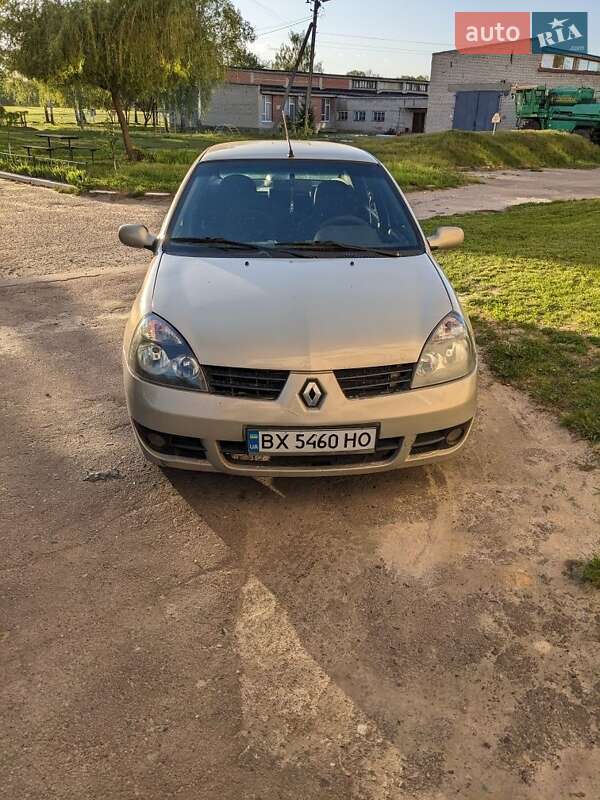 Седан Renault Clio 2006 в Недригайлове
