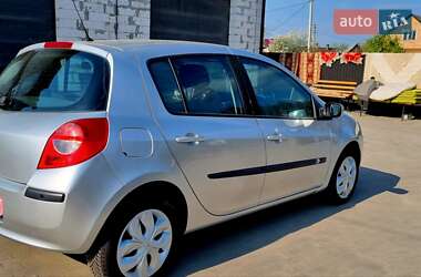 Хэтчбек Renault Clio 2008 в 