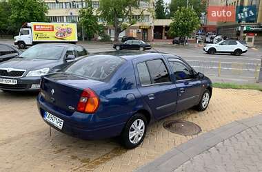 Хетчбек Renault Clio 2002 в 