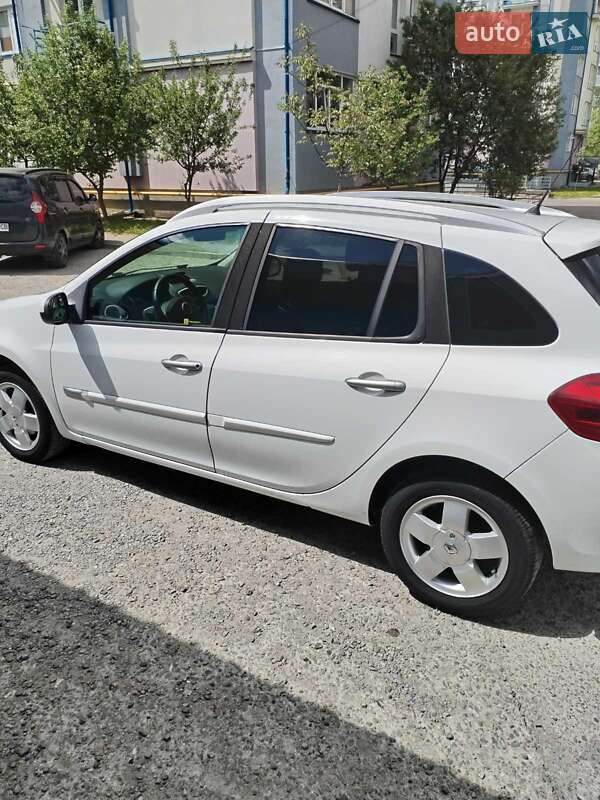 Универсал Renault Clio 2011 в Ивано-Франковске