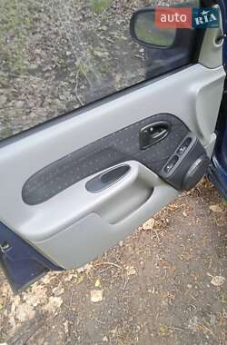 Хетчбек Renault Clio 2002 в 