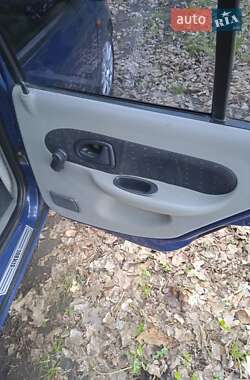 Хетчбек Renault Clio 2002 в 