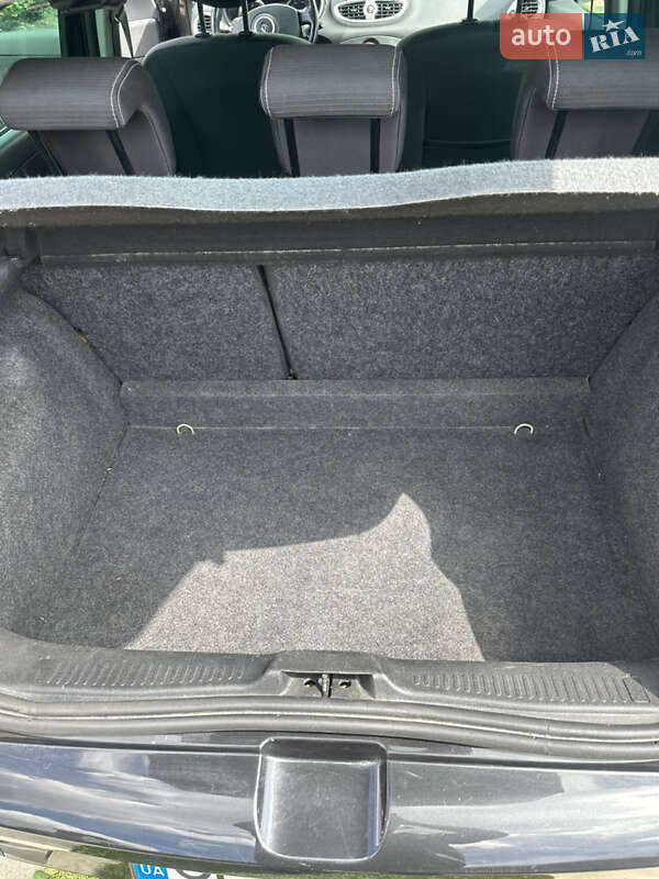 Хэтчбек Renault Clio 2009 в Новоселице