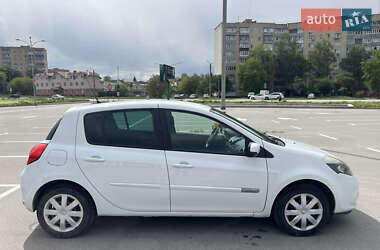 Хэтчбек Renault Clio 2009 в 