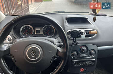 Хэтчбек Renault Clio 2009 в 