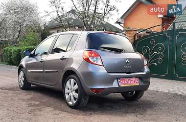 Хетчбек Renault Clio 2012 в 