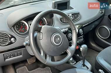 Хетчбек Renault Clio 2012 в 