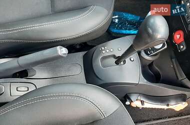 Хетчбек Renault Clio 2012 в 