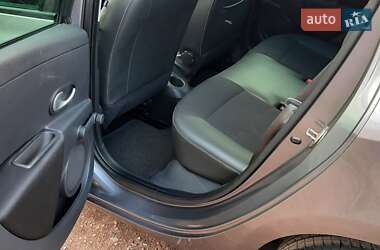 Хетчбек Renault Clio 2012 в 