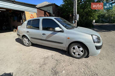 Хэтчбек Renault Clio 2003 в 