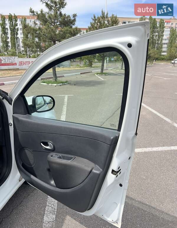 Хэтчбек Renault Clio 2012 в Николаеве