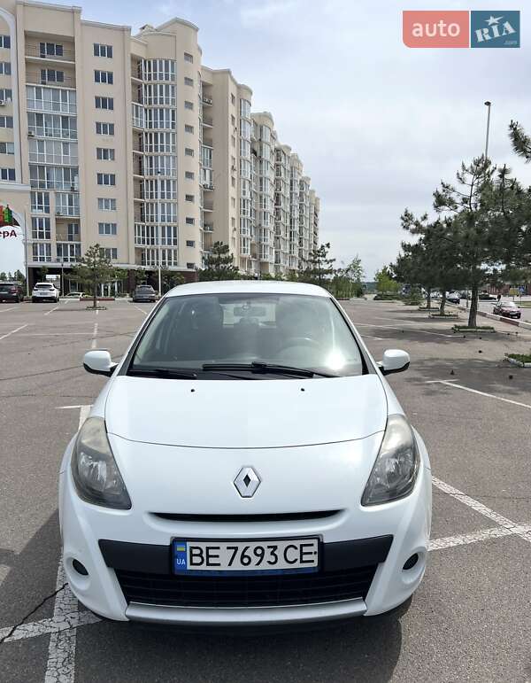 Хэтчбек Renault Clio 2012 в Николаеве