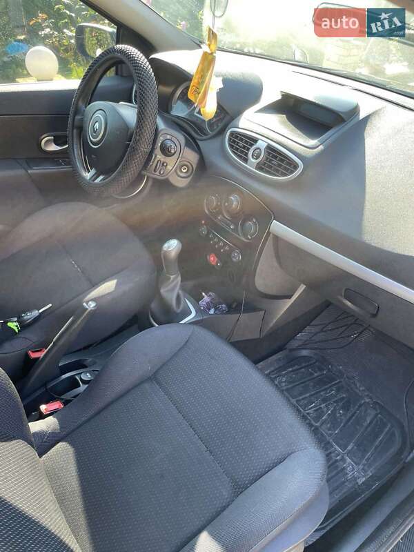 Седан Renault Clio 2007 в Тернополе