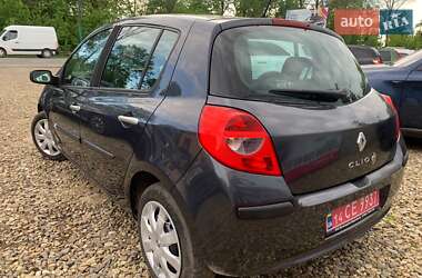 Хэтчбек Renault Clio 2009 в 