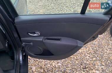 Хэтчбек Renault Clio 2009 в 