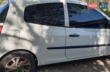 Хэтчбек Renault Clio 2010 в 