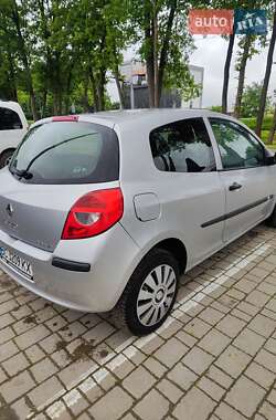 Хэтчбек Renault Clio 2007 в 