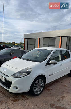 Хэтчбек Renault Clio 2011 в 