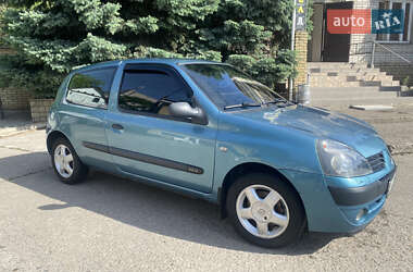 Хэтчбек Renault Clio 2004 в 