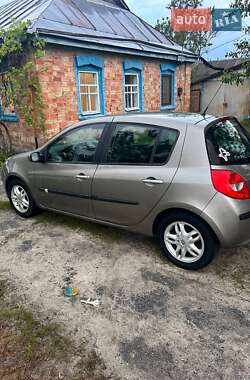 Хэтчбек Renault Clio 2008 в 