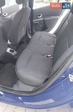 Хэтчбек Renault Clio 2006 в 
