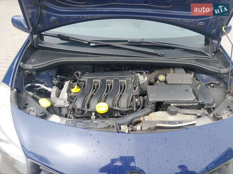 Хэтчбек Renault Clio 2006 в Владимире