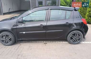 Хетчбек Renault Clio 2006 в Лозовій